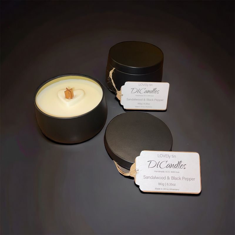 LOVEly tin - Scented candle, Sandalwood & Black Pepper, 180g
