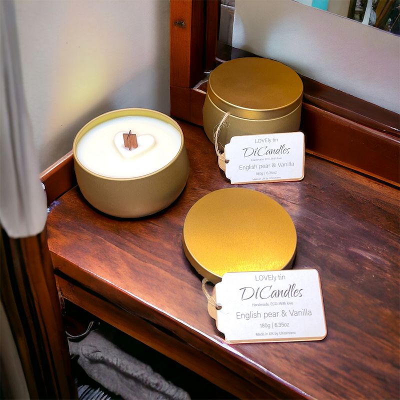LOVEly Tin - Scented candle, English pear & Vanilla, 180g