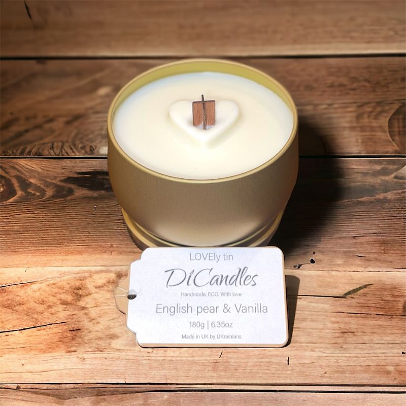 LOVEly Tin - Scented candle, English pear & Vanilla, 180g