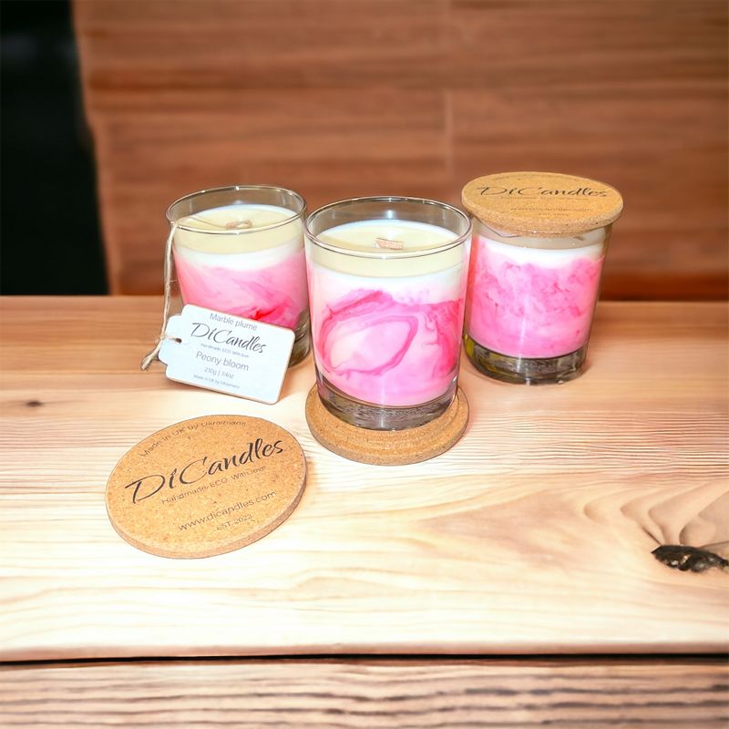 Marble plume - Scented candle, Peony Bloom, 210g