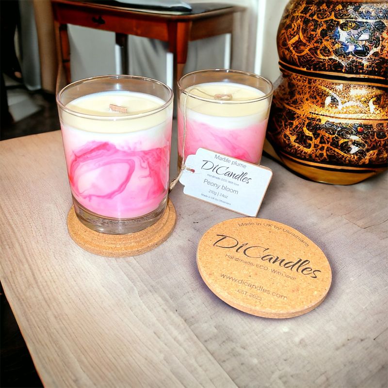 Marble plume - Scented candle, Peony Bloom, 210g
