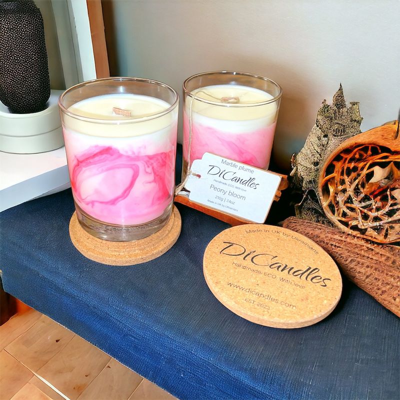 Marble plume - Scented candle, Peony Bloom, 210g